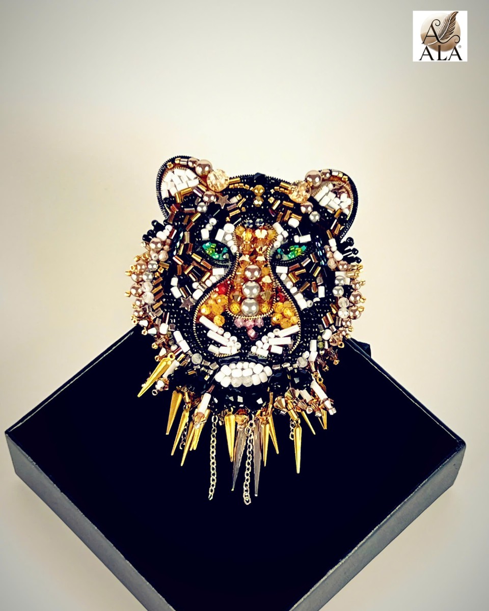 NGHỆ THUẬT ĐÍNH KẾT THỦ CÔNG - KHI TỪNG HẠT CƯỜM KỂ MỘT CÂU CHUYỆN